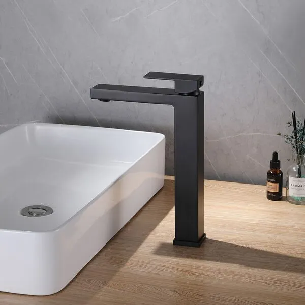 картинка Смеситель Daheim для раковины, черный матовый AF8211B Abber 