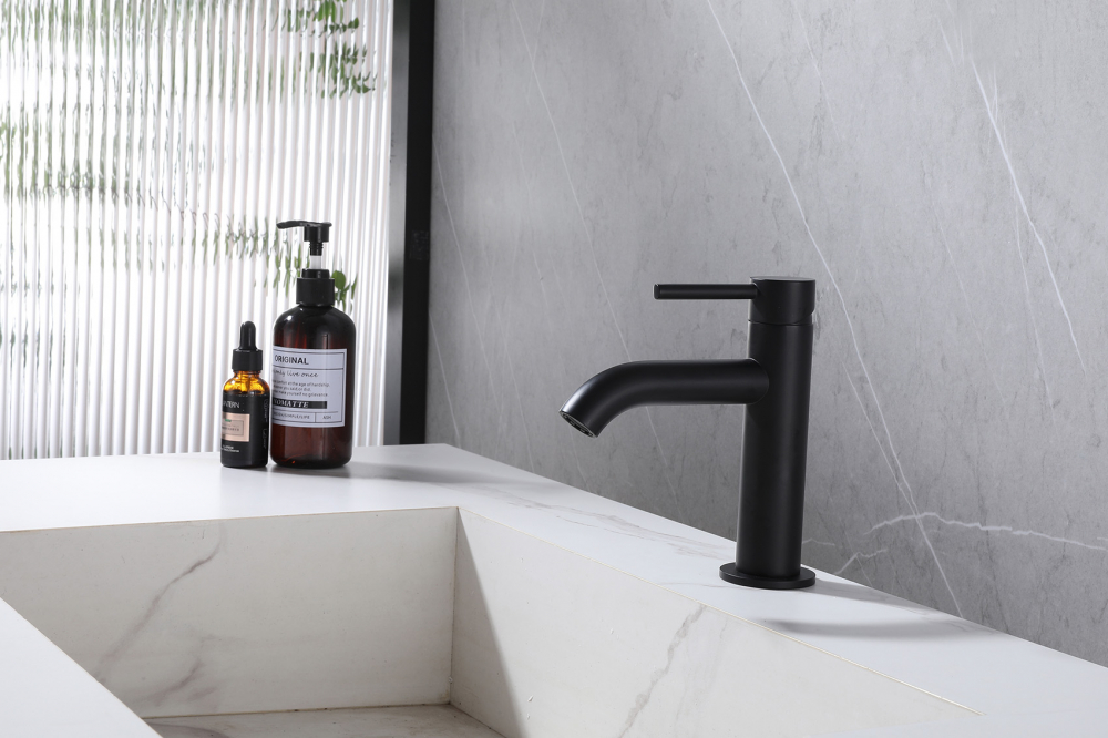 картинка Смеситель Wasser Kreis для раковины, черный матовый AF8110B Abber 