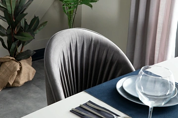 картинка Стол обеденный Girne Dining Table Weltew  являющийся официальным дистрибьютором в России 