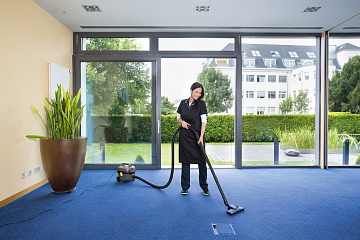 картинка Пылесос для сухой уборки Т 7/1 Classic EU 1.527-181.0 Karcher  являющийся официальным дистрибьютором в России 