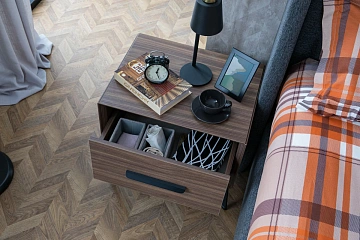 картинка Тумба прикроватная Polo Bedside Table Weltew  являющийся официальным дистрибьютором в России 