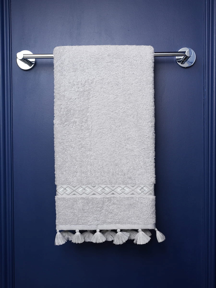 картинка Полотенце Arya с вышивкой 70*140 Helen серый 