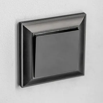картинка Выключатель одноклавишный черный матовый WL 08-SW-1G W1110008 Werkel 029851  являющийся официальным дистрибьютором в России 
