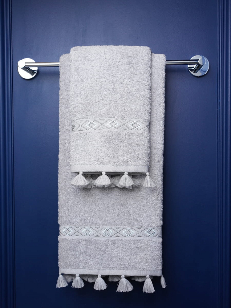 картинка Полотенце Arya с вышивкой 70*140 Helen серый 
