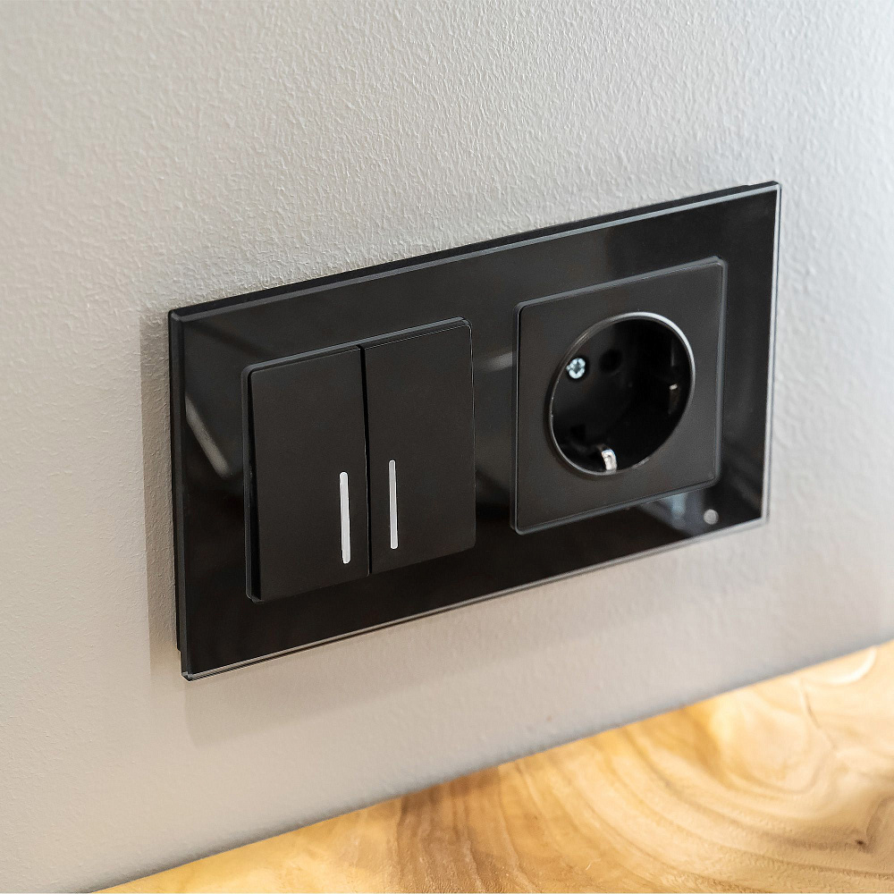 картинка Рамка на 2 постa черный стекло Favorit Werkel W0021108 051439 